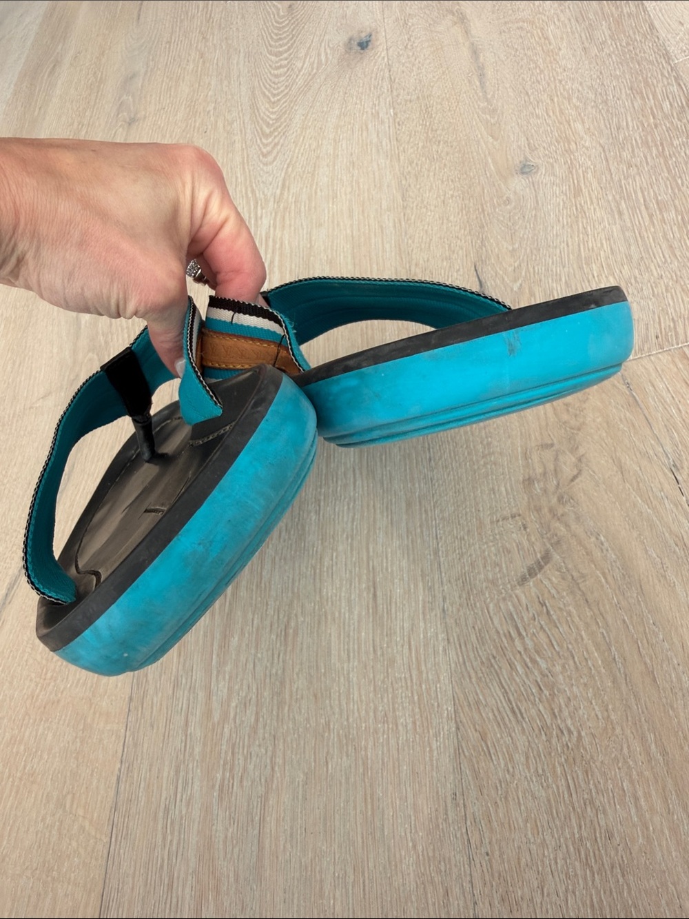 Louis Vuitton men’s flip flops - Picture 6 of 10